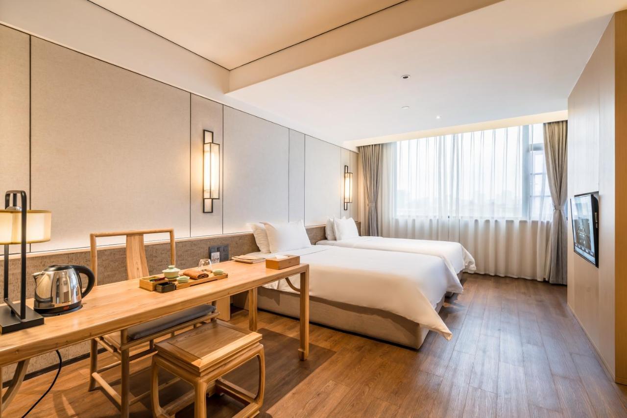 The Hidden House Hotel Chengdu Exterior photo